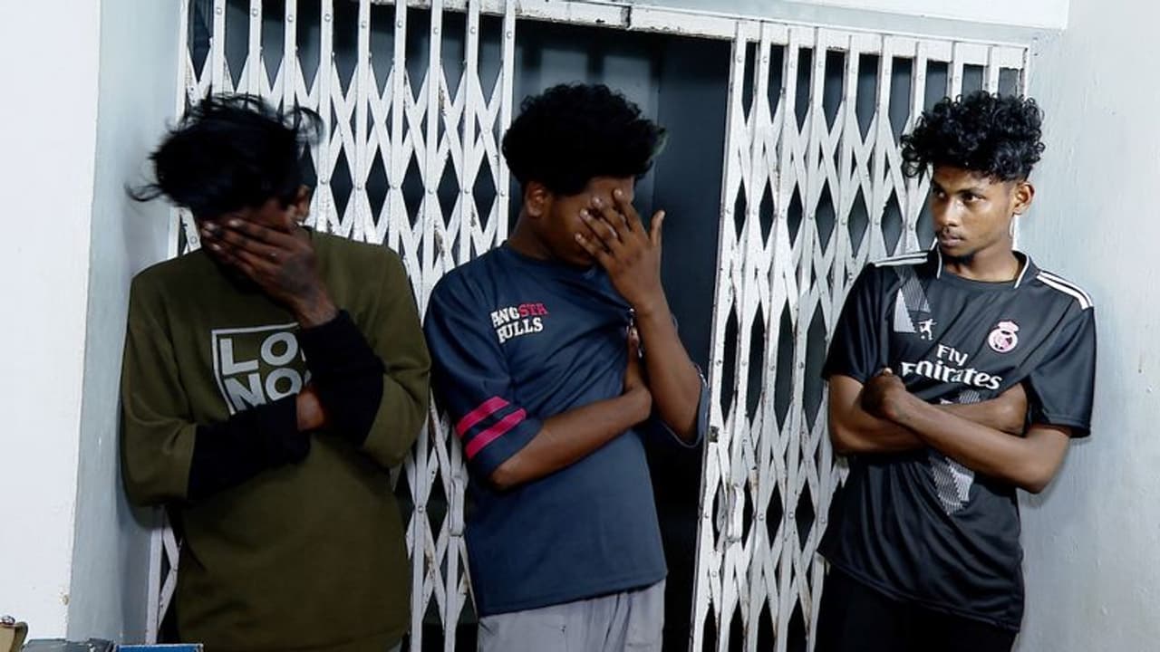 പ്രായം 20ൽ താഴെ; ജനങ്ങളിൽ ഭീതി വിതച്ച സംഘം, ബിയറ് കുപ്പി കൊണ്ട് തലയ്ക്കടിച്ച് മോഷണം; അറസ്റ്റ് പ്രായം 20ൽ താഴെ; ജനങ്ങളിൽ ഭീതി വിതച്ച സംഘം, ബിയറ് കുപ്പി കൊണ്ട് തലയ്ക്കടിച്ച് മോഷണം; അറസ്റ്റ്