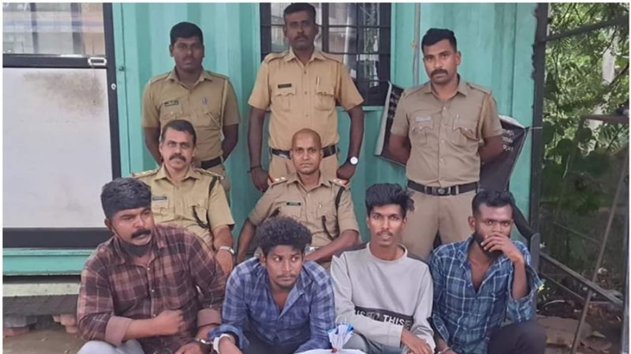 സ്വകാര്യ ബസിൽ കഞ്ചാവ് കടത്തിയ മൂന്ന് യുവാക്കൾ പിടിയിൽ