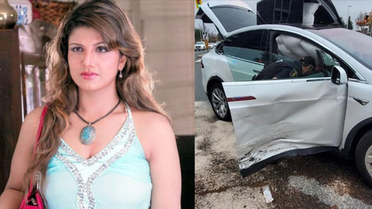 बॉलीवुड एक्ट्रेस रंभा की कार का हुआ एक्सीडेंट, बेटी अस्पताल में भर्ती, शेयर की डैमेज कार की PHOTOS बॉलीवुड एक्ट्रेस रंभा की कार का हुआ एक्सीडेंट, बेटी अस्पताल में भर्ती, शेयर की डैमेज कार की PHOTOS