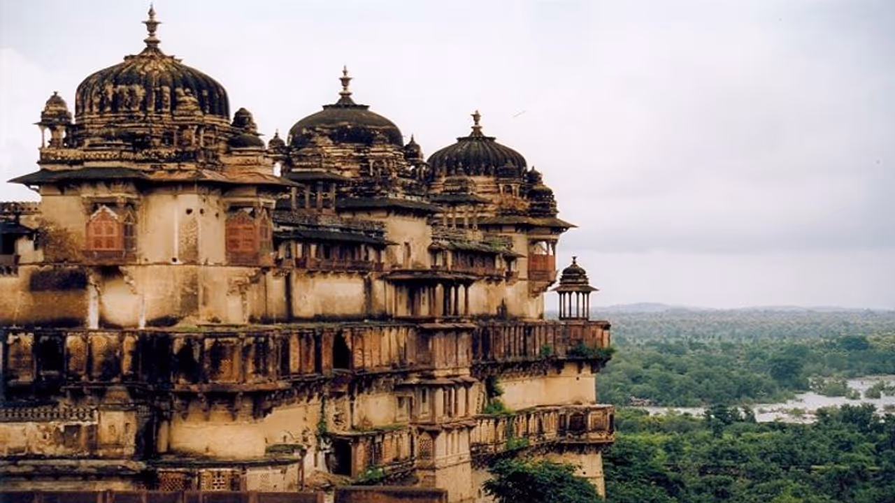 The Majestic Gwalior Fort: History, significance, and fascinating facts The Majestic Gwalior Fort: History, significance, and fascinating facts