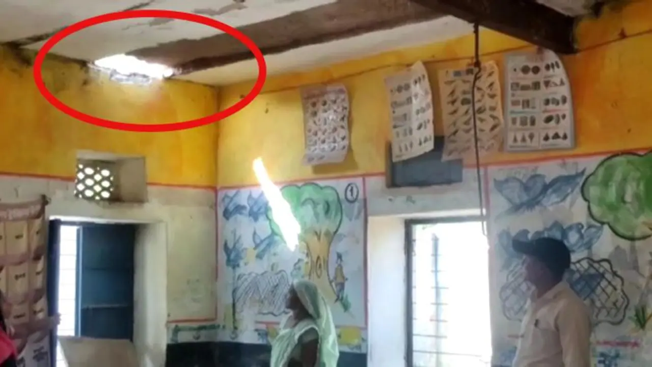 आंगनबाड़ी केंद्र में छत की गिरी पट्टीः हादसे में बालबाल बचे नौनिहाल और कार्यकर्ता, सरपंच ने लिया संज्ञान