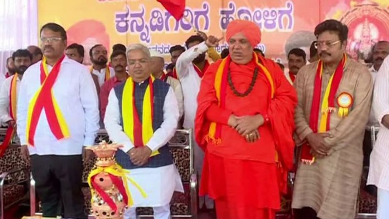 ವಿಜೃಂಭಣೆಯ ಕನ್ನಡ ರಾಜ್ಯೋತ್ಸವ ಮುಂದೆ ಠುಸ್ ಎಂದ ಎಂಎನ್ಎಸ್ ಕರಾಳ ದಿನಾಚರಣೆ