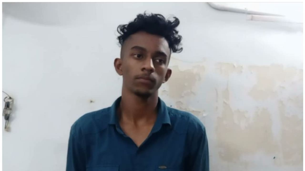 ഇൻസ്റ്റഗ്രാം വഴി പരിചയപ്പെട്ട വിദ്യാർത്ഥിനികളെ പീഡിപ്പിച്ച കേസിൽ 18കാരൻ പിടിയിൽ; പോക്സോ പ്രകാരം കേസ് ഇൻസ്റ്റഗ്രാം വഴി പരിചയപ്പെട്ട വിദ്യാർത്ഥിനികളെ പീഡിപ്പിച്ച കേസിൽ 18കാരൻ പിടിയിൽ; പോക്സോ പ്രകാരം കേസ്