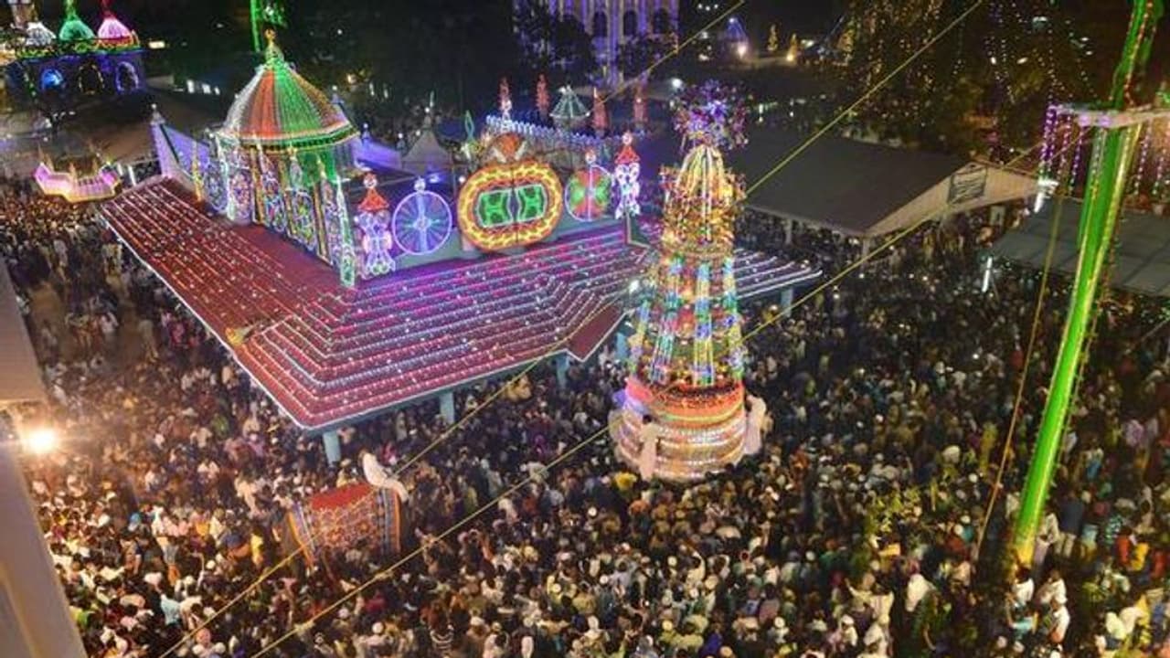 கந்தூரி சந்தனக்கூடு திருவிழா.. 45 கிலோ சந்தனக்கட்டைகள் அரசு சார்பில் வழங்கப்படுகிறது.. முதலமைச்சர் அறிவிப்பு