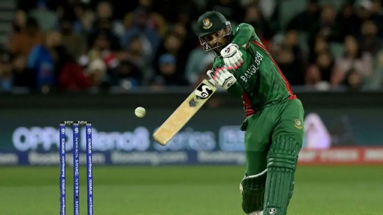 തകര്ത്തടിച്ച് ലിറ്റണ് ദാസ്; ഇന്ത്യക്കെതിരെ വിജയലക്ഷ്യം പിന്തുടരുന്ന ബംഗ്ലാദേശിന് ഗംഭീര തുടക്കം തകര്ത്തടിച്ച് ലിറ്റണ് ദാസ്; ഇന്ത്യക്കെതിരെ വിജയലക്ഷ്യം പിന്തുടരുന്ന ബംഗ്ലാദേശിന് ഗംഭീര തുടക്കം