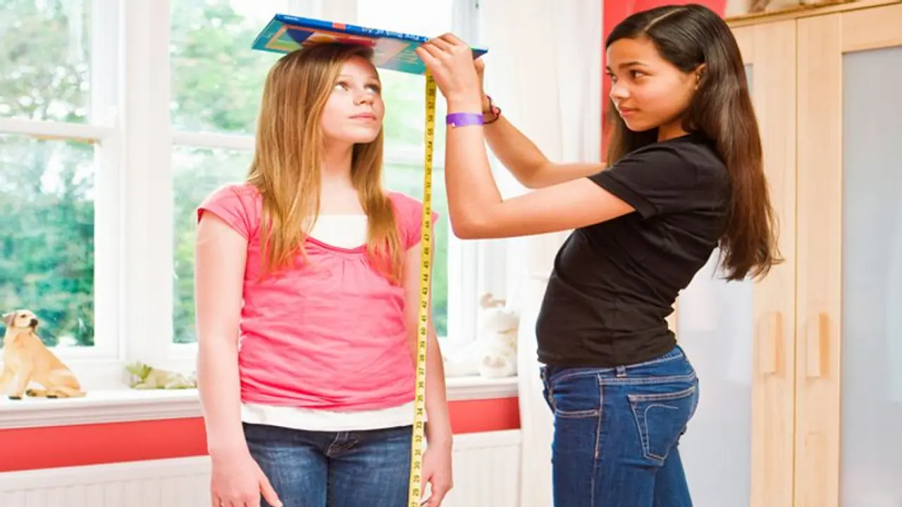 क्या पीरियड शुरू होने के बाद लड़कियों की हाइट नहीं बढ़ती, जानें क्या कहता है रिसर्च क्या पीरियड शुरू होने के बाद लड़कियों की हाइट नहीं बढ़ती, जानें क्या कहता है रिसर्च