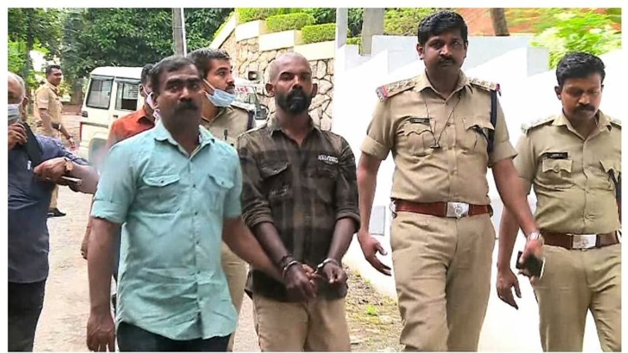 മ്യൂസിയത്തെ ലൈംഗികാതിക്രമം, പ്രതി സന്തോഷിനെ പിരിച്ചുവിട്ടു