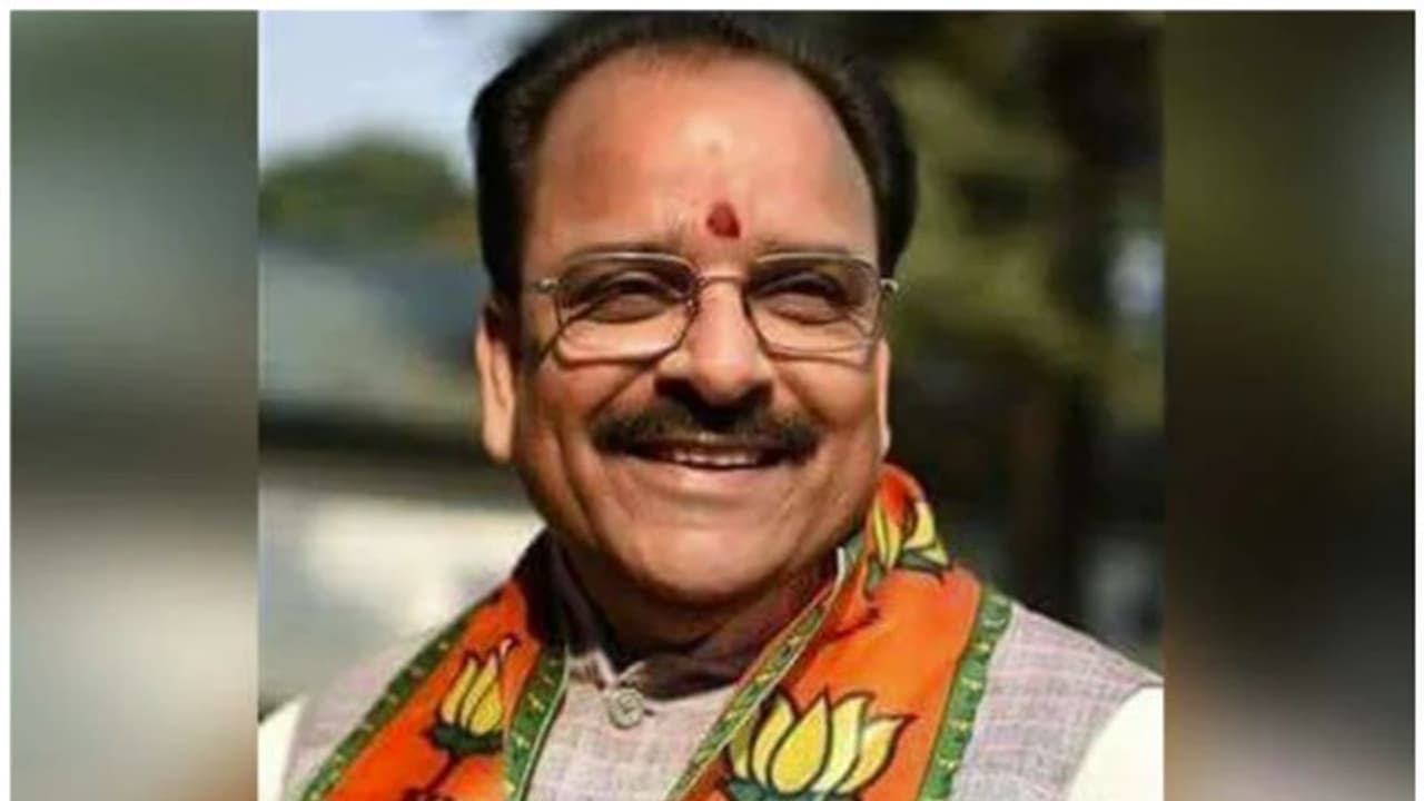 ഇന്ത്യയെ കണ്ണുവെക്കാൻ ആർക്കും ധൈര്യമില്ല; ഇന്ത്യ ആഗോള നേതൃത്വത്തിലേക്കുള്ള പാതയിലാണെന്നും കേന്ദ്രമന്ത്രി ഇന്ത്യയെ കണ്ണുവെക്കാൻ ആർക്കും ധൈര്യമില്ല; ഇന്ത്യ ആഗോള നേതൃത്വത്തിലേക്കുള്ള പാതയിലാണെന്നും കേന്ദ്രമന്ത്രി