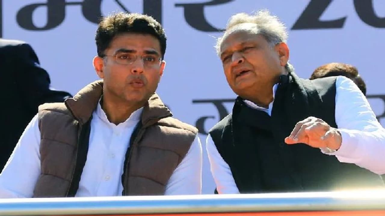  पायलट ने गहलोत की वफादारी पर उठाए सवाल, तो CM ने दी नसीहत, मोदी की तारीफ से राजस्थान में सियासी भूचाल!