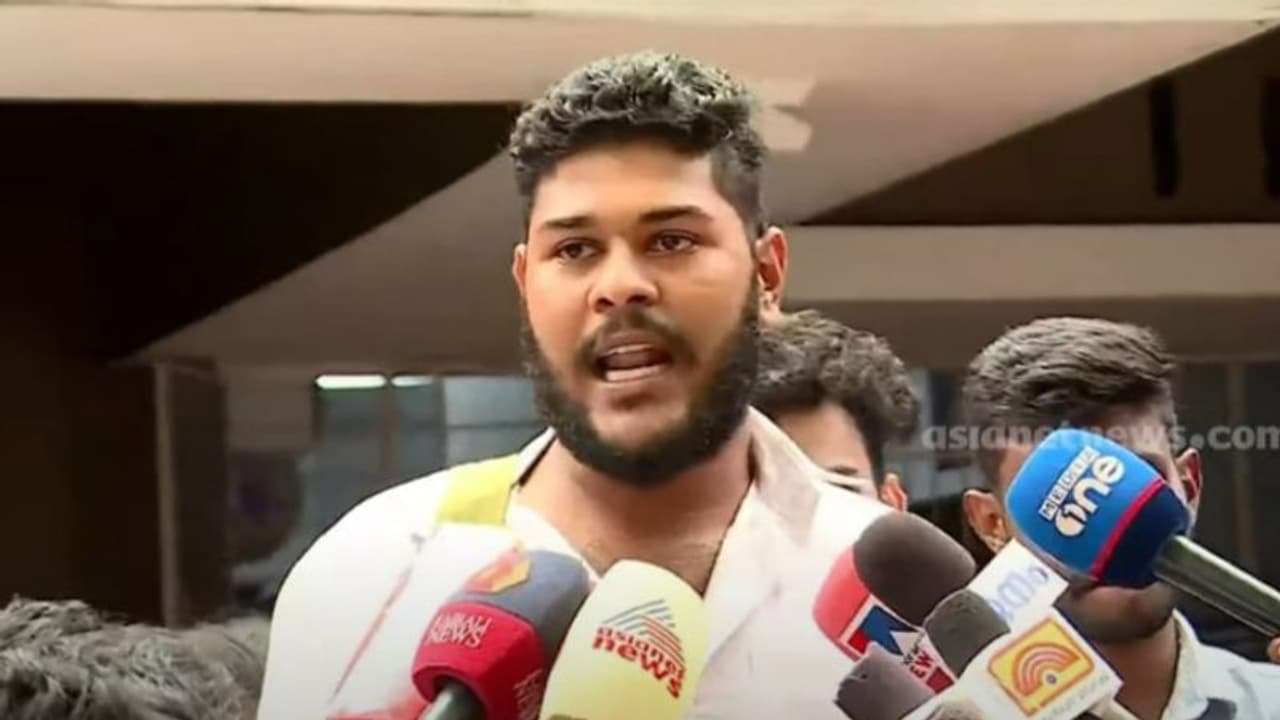 'തീവ്രവാദിയാക്കാന്‍ ഭരണകൂടം ശ്രമിച്ചു, ഈ അവസ്ഥയിലെത്തിച്ചത് എസ്എഫ്ഐ'; അലന്‍ ഷുഹൈബിന്റെ കുറിപ്പ് 