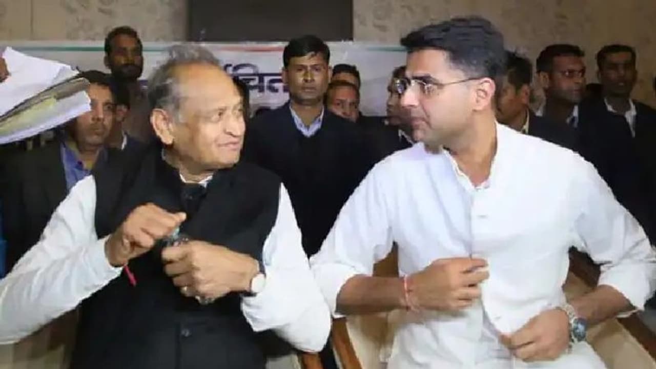 राजस्थान में फिर सियासी भूचाल: गहलोत के करीबी ने पायलट से कहा ये बच्चा तो मचल गया वही खिलौना लेगा राजस्थान में फिर सियासी भूचाल: गहलोत के करीबी ने पायलट से कहा ये बच्चा तो मचल गया वही खिलौना लेगा