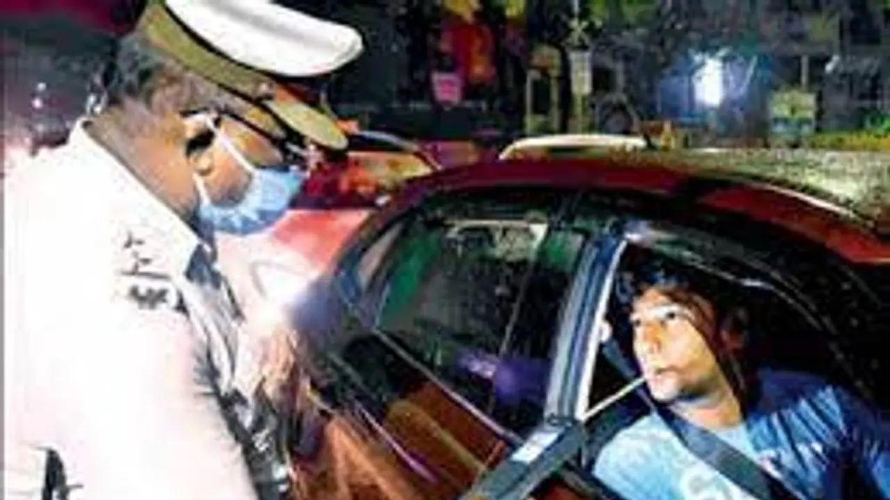 மதுபோதையில் வாகனம் ஓட்டி அபராதம் செலுத்தாவிட்டால் வாகனம் ஏலம்.. சென்னை காவல்துறை எச்சரிக்கை