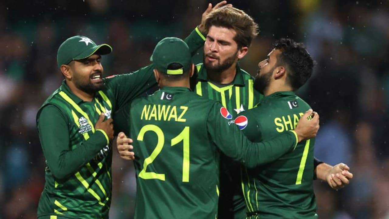 T20 WC: பேட்டிங், பவுலிங், ஃபீல்டிங்கில் பட்டைய கிளப்பிய பாகிஸ்தான்! தென்னாப்பிரிக்காவை வீழ்த்தி அபார வெற்றி T20 WC: பேட்டிங், பவுலிங், ஃபீல்டிங்கில் பட்டைய கிளப்பிய பாகிஸ்தான்! தென்னாப்பிரிக்காவை வீழ்த்தி அபார வெற்றி