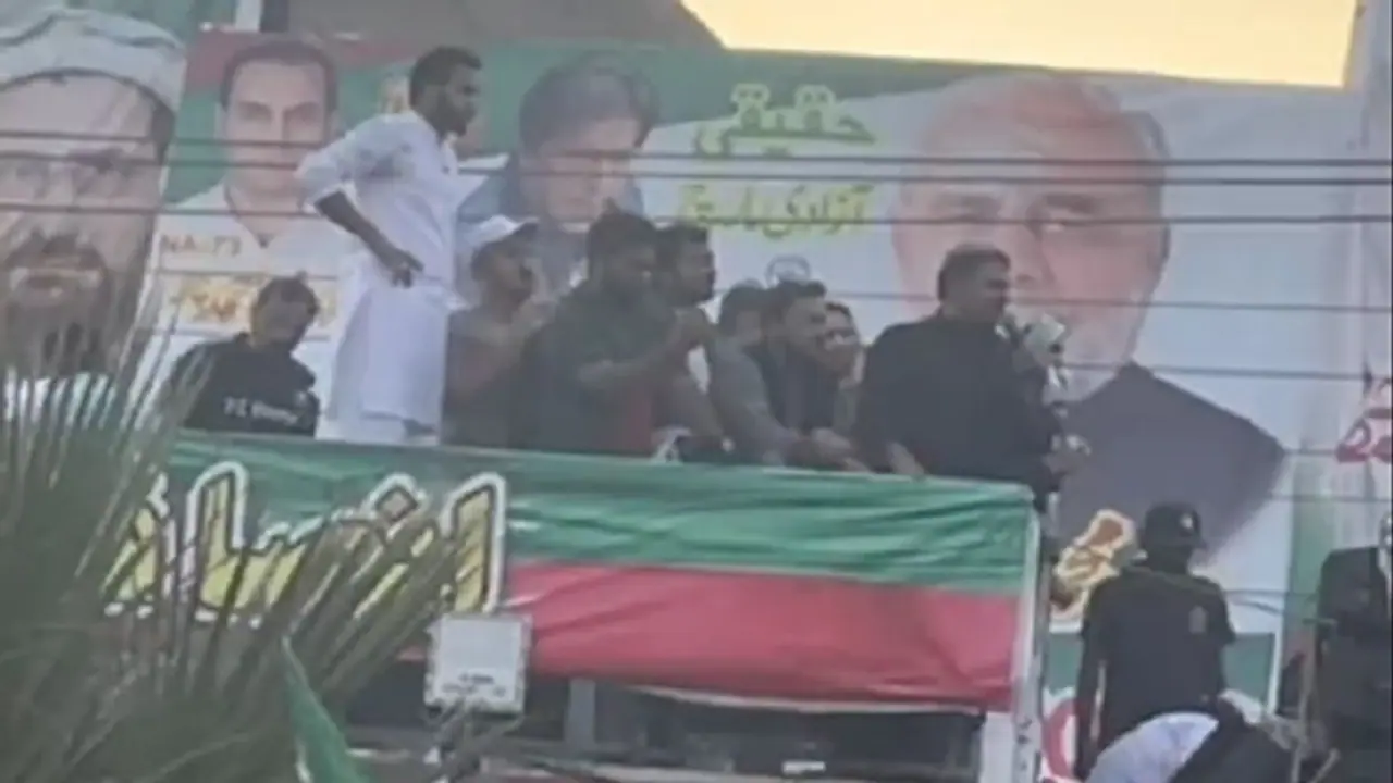 VIDEO में देखिए आखिर कैसे पैर में 2 गोलियां लगने के बावजूद मुस्कुराते रहे इमरान खान VIDEO में देखिए आखिर कैसे पैर में 2 गोलियां लगने के बावजूद मुस्कुराते रहे इमरान खान