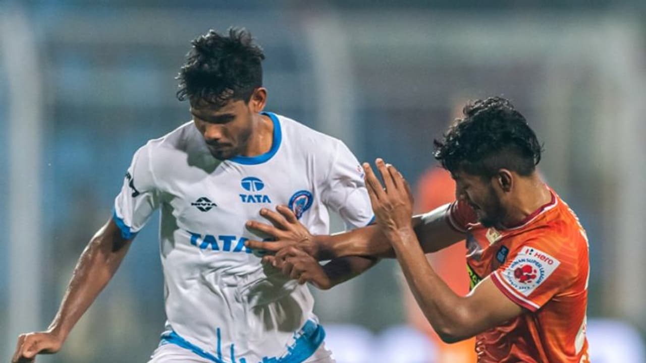ജംഷഡ്പൂരിനെ മൂന്നടിയില് വീഴ്ത്തി എഫ്സി ഗോവ; പോയിന്റ് പട്ടികയില് രണ്ടാമത് ജംഷഡ്പൂരിനെ മൂന്നടിയില് വീഴ്ത്തി എഫ്സി ഗോവ; പോയിന്റ് പട്ടികയില് രണ്ടാമത്