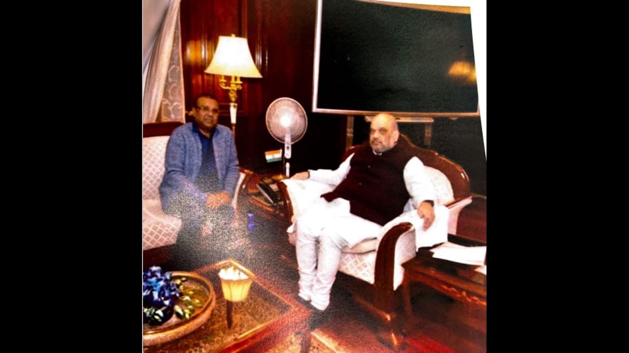 దొరికిన దొంగలు వీళ్లే : ఒక్కొక్కడికి మూడు నాలుగు ఆధార్లు, పాన్ కార్డులు ... చిట్టా విప్పిన కేసీఆర్ దొరికిన దొంగలు వీళ్లే : ఒక్కొక్కడికి మూడు నాలుగు ఆధార్లు, పాన్ కార్డులు ... చిట్టా విప్పిన కేసీఆర్