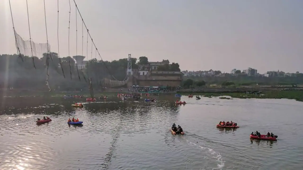 Morbi bridge collapse: Gujarat HC slams civic body, says 'file affidavit today or pay Rs 1 lakh fine'