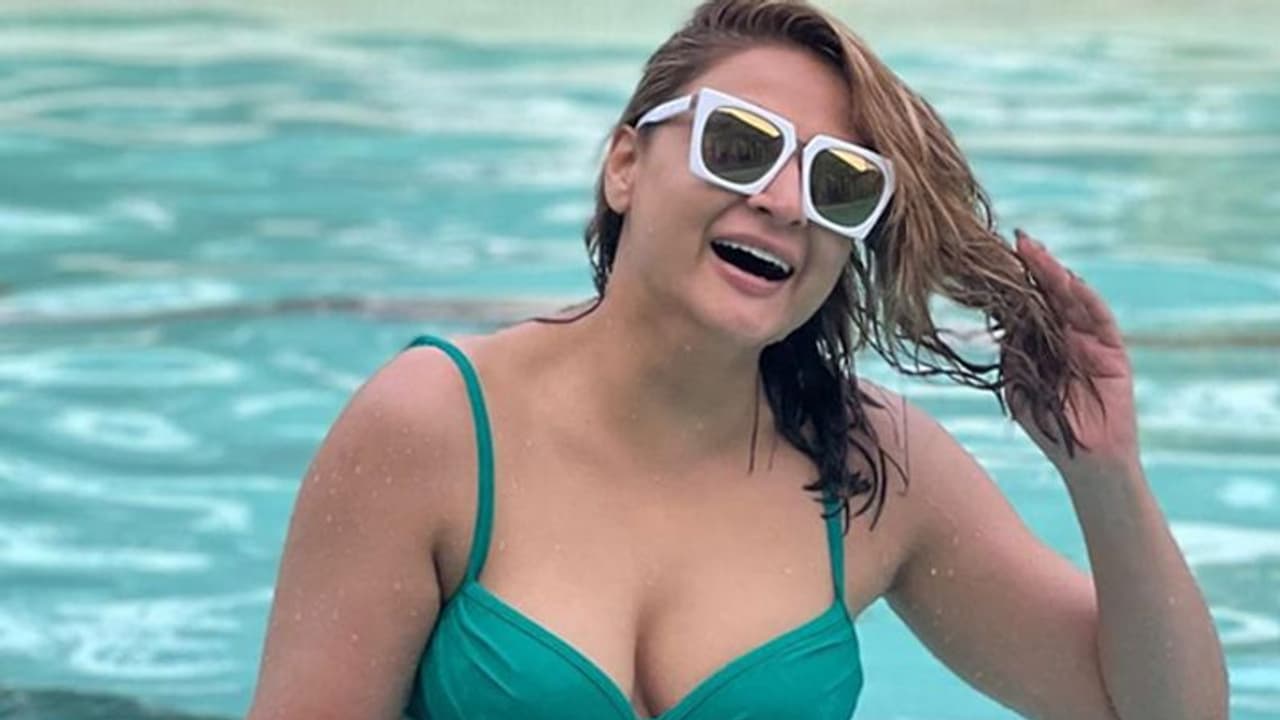 'ನಾಗಿನ್' ಧಾರಾವಾಹಿ ಖ್ಯಾತಿಯ ನಟಿ ಊರ್ವಶಿ ಕಾರು ಅಪಘಾತ 'ನಾಗಿನ್' ಧಾರಾವಾಹಿ ಖ್ಯಾತಿಯ ನಟಿ ಊರ್ವಶಿ ಕಾರು ಅಪಘಾತ