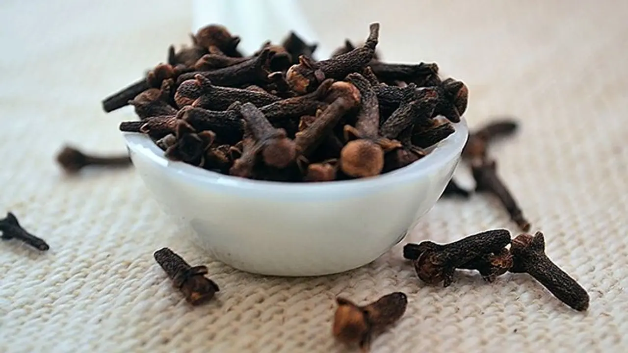 Clove: கிராம்பை இப்படி பயன்படுத்த கூடாது: மீறினால் ஆபத்து நிச்சயம்!