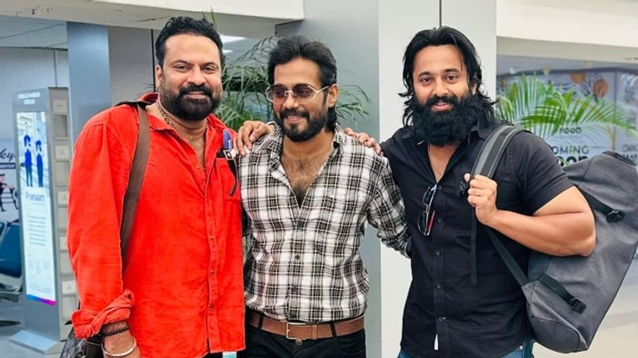 'ഒരു ലെമണ്‍ ടീ ഇപ്പൊ കുടിച്ചതേയുള്ളൂ'; പുതിയ ചിത്രവുമായി ടിനി ടോം