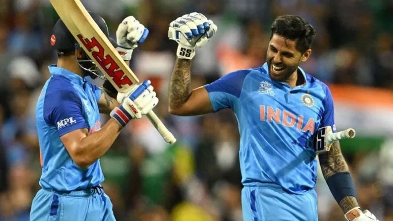 T20 World Cup में अब तक के 10 बवंडर बैट्समैन...जिनके बल्ले ने पूरी दुनिया में ला दी रनों की सुनामी T20 World Cup में अब तक के 10 बवंडर बैट्समैन...जिनके बल्ले ने पूरी दुनिया में ला दी रनों की सुनामी