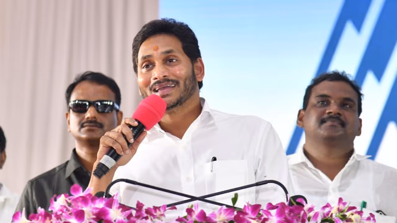 డ్రోన్ షాట్ కోసమే: కందుకూరు చంద్రబాబు రోడ్‌షోపై ఏపీ సీఎం జగన్
