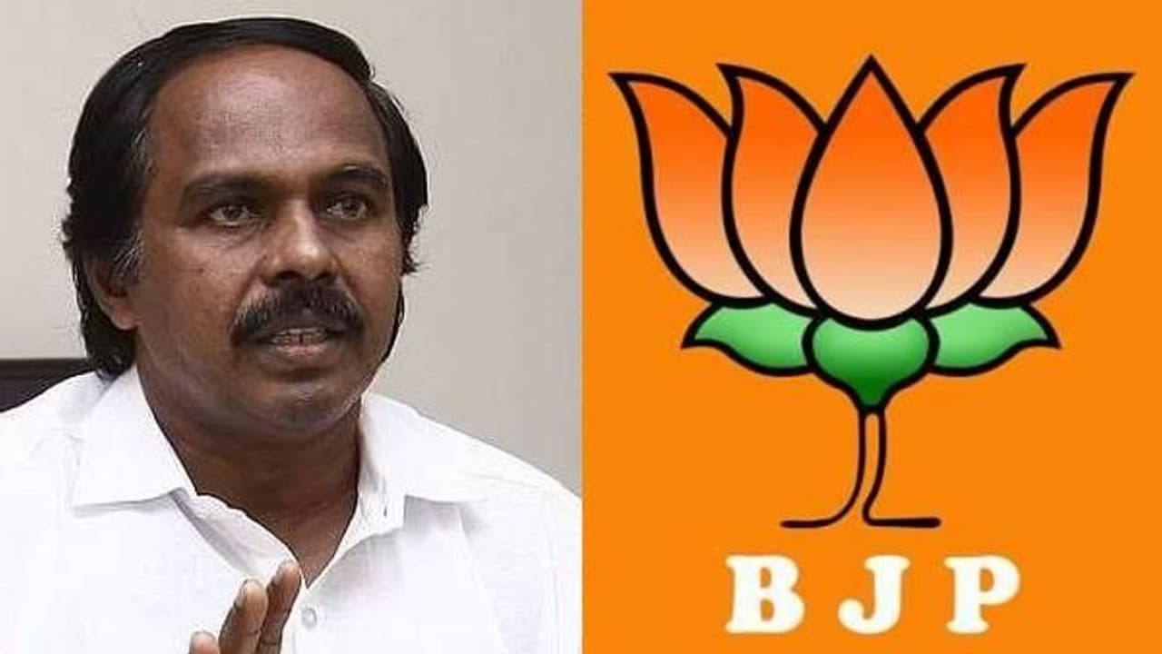 உத்தமவேடதாரி, ஊருக்கு உபதேசம் செய்யலாமா? மனோதங்கராஜை விளாசிய தமிழக பாஜக மகளிர் அணி!! உத்தமவேடதாரி, ஊருக்கு உபதேசம் செய்யலாமா? மனோதங்கராஜை விளாசிய தமிழக பாஜக மகளிர் அணி!!