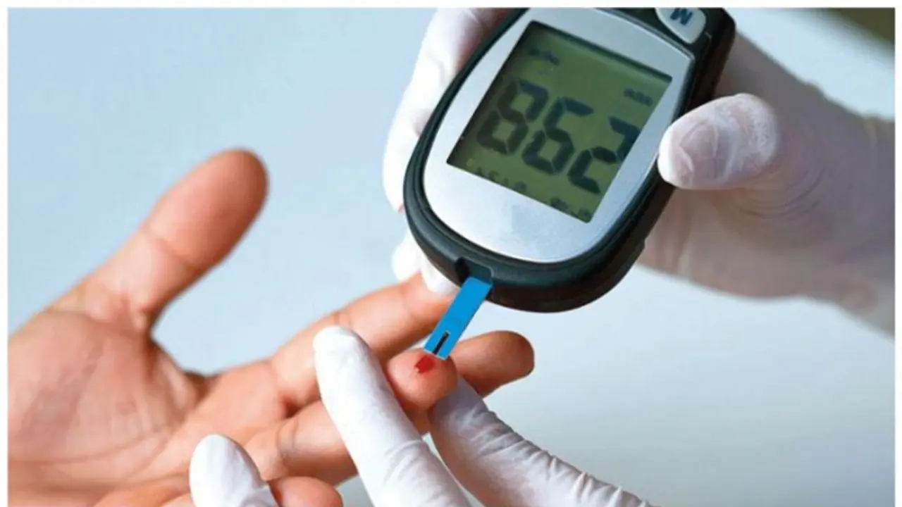 രക്തത്തിലെ പഞ്ചസാരയുടെ അളവ് കൂടുന്നതിന് പിന്നിലെ ആറ് കാരണങ്ങൾ 