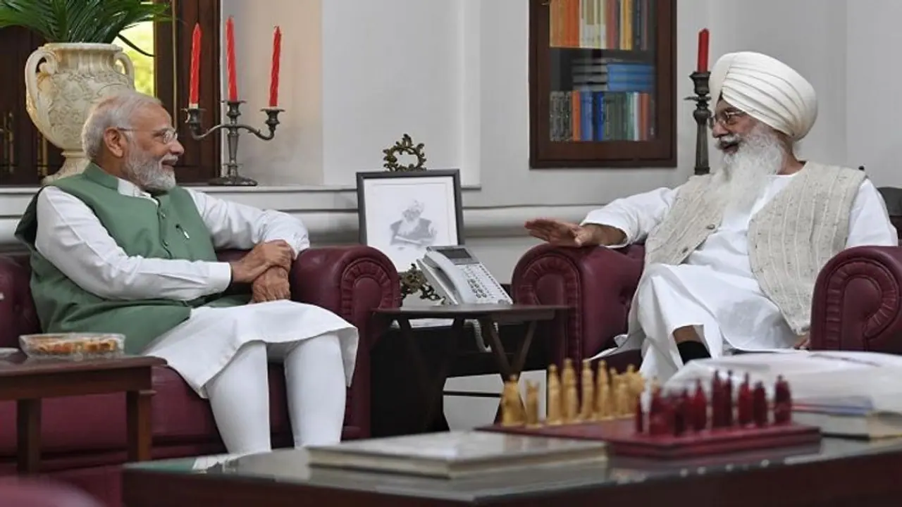 हिमाचल चुनाव: जनसभा करने से पहले राधा स्वामी ब्यास पहुंचे पीएम नरेंद्र मोदी हिमाचल चुनाव: जनसभा करने से पहले राधा स्वामी ब्यास पहुंचे पीएम नरेंद्र मोदी