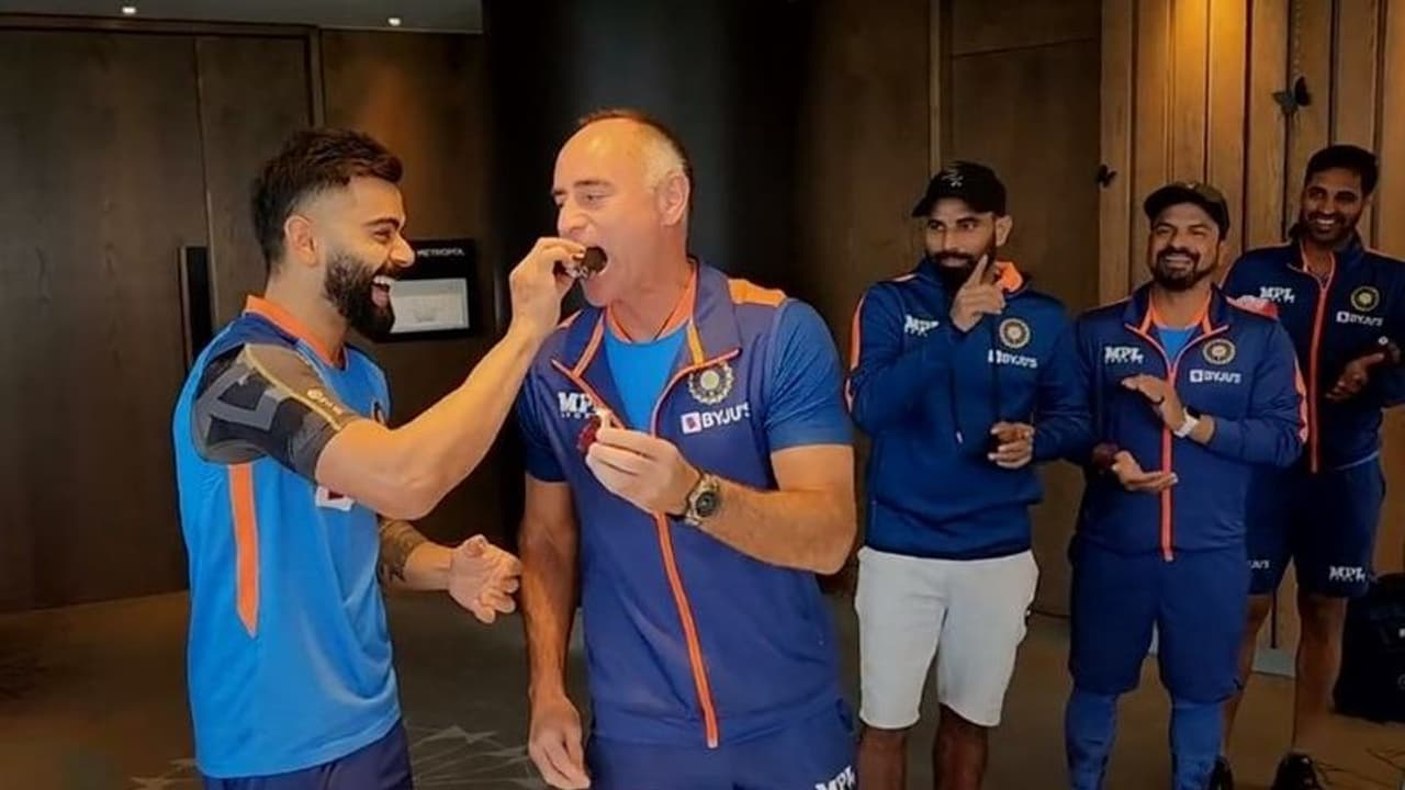 विराट कोहली का जन्मदिन: इंटरनेशनल डेब्यू से अब तक सबसे आगे विराट...मेलबर्न में खास अंदाज में मनाया बर्थडे