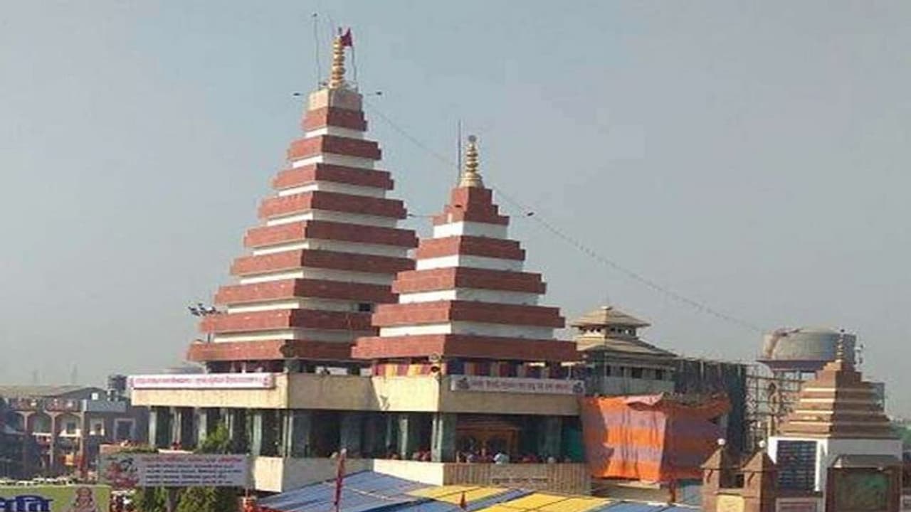 बिहार में 4000 मंदिरों मठों को नोटिस, तीन महीने के अंदर करवाना होगा पंजीकरण, कानून मंत्री ने दिए निर्देश बिहार में 4000 मंदिरों मठों को नोटिस, तीन महीने के अंदर करवाना होगा पंजीकरण, कानून मंत्री ने दिए निर्देश