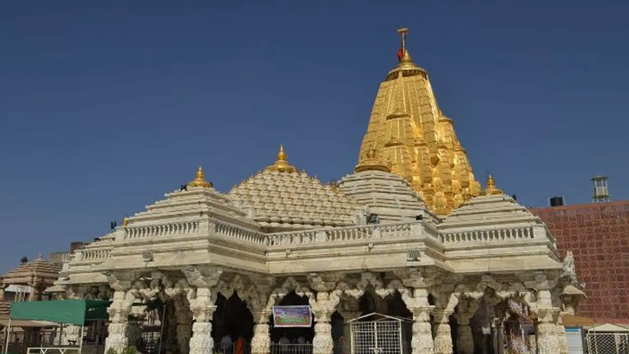 गुजरात का प्रसिद्ध अंबाजी मंदिर देवदीपावली के दिन रहेगा बंद, जानिए पुजारी ने क्यों लिया निर्णय 