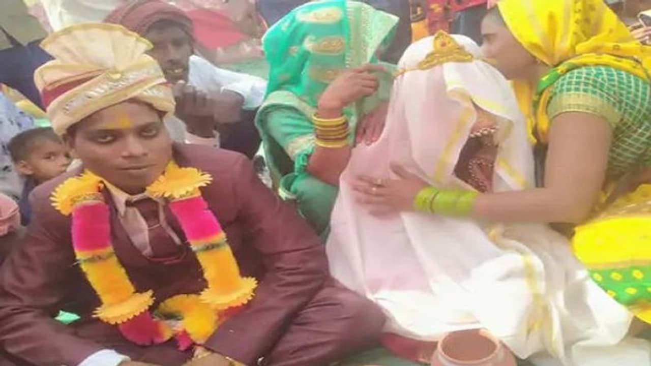 फेरे के बाद दुल्हन ने कहा नहीं जाना दूल्हे के साथ, बारात वापस लौटने के पीछे आई मजेदार वजह फेरे के बाद दुल्हन ने कहा नहीं जाना दूल्हे के साथ, बारात वापस लौटने के पीछे आई मजेदार वजह