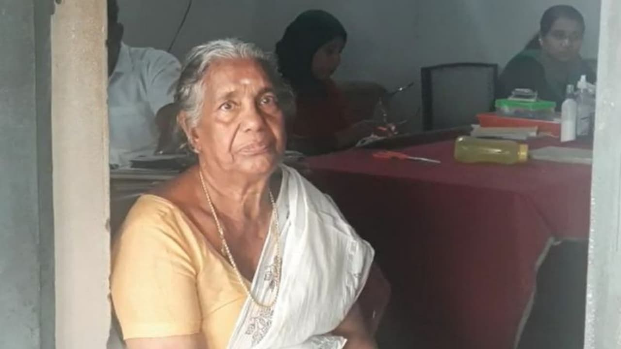 വയോധികയ്ക്ക് രേഖ നൽകിയില്ല; കൃഷി ഓഫീസറെ എറണാകുളത്ത് നിന്ന് കണ്ണൂരേക്ക് സ്ഥലംമാറ്റി