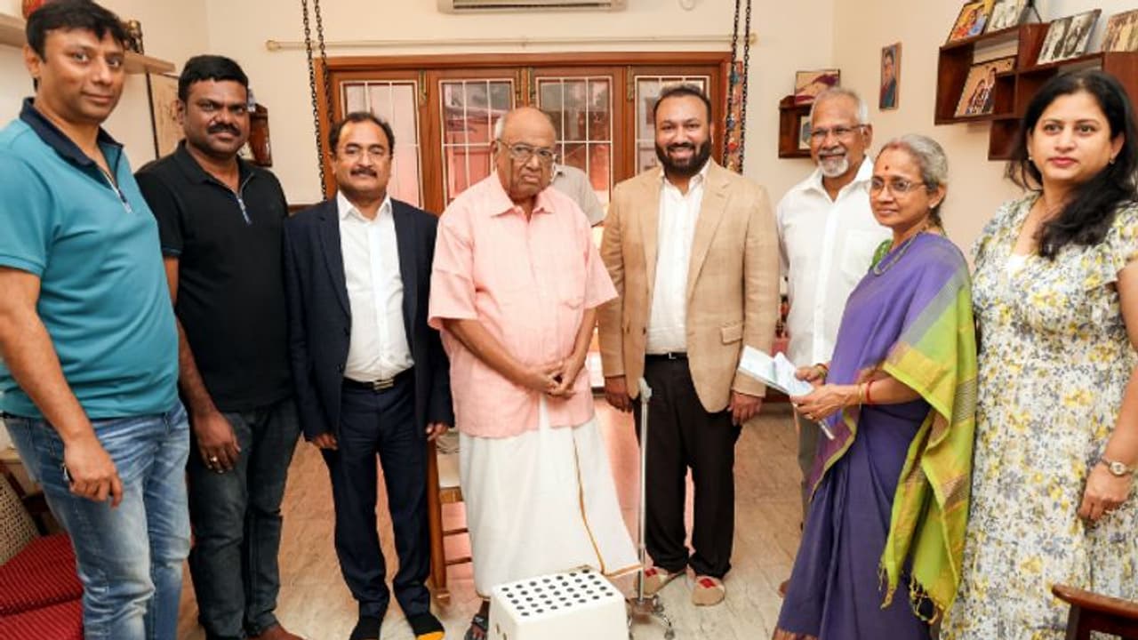 കല്ക്കി ട്രസ്റ്റിന് ഒരു കോടി നല്കി 'പൊന്നിയിൻ സെല്വൻ' നിര്മാതാക്കള് കല്ക്കി ട്രസ്റ്റിന് ഒരു കോടി നല്കി 'പൊന്നിയിൻ സെല്വൻ' നിര്മാതാക്കള്