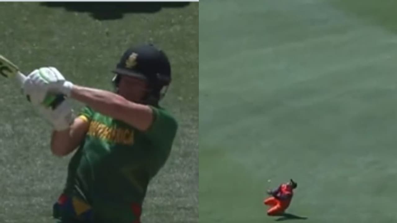 ലോകോത്തരം; ദക്ഷിണാഫ്രിക്കയുടെ സ്വപ്നം വീണുടഞ്ഞ മെര്വിന്റെ മനോഹര ക്യാച്ച് വീഡിയോ ലോകോത്തരം; ദക്ഷിണാഫ്രിക്കയുടെ സ്വപ്നം വീണുടഞ്ഞ മെര്വിന്റെ മനോഹര ക്യാച്ച് വീഡിയോ