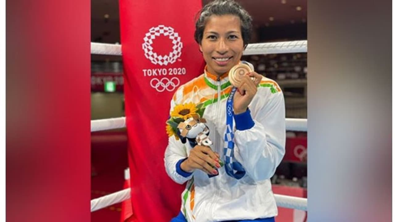 एशियन बॉक्सिंग चैंपियनशिप: लवनीना बोरगोहेन सेमीफाइनल में पहुंचीं, भारत का 5वां मेडल पक्का एशियन बॉक्सिंग चैंपियनशिप: लवनीना बोरगोहेन सेमीफाइनल में पहुंचीं, भारत का 5वां मेडल पक्का