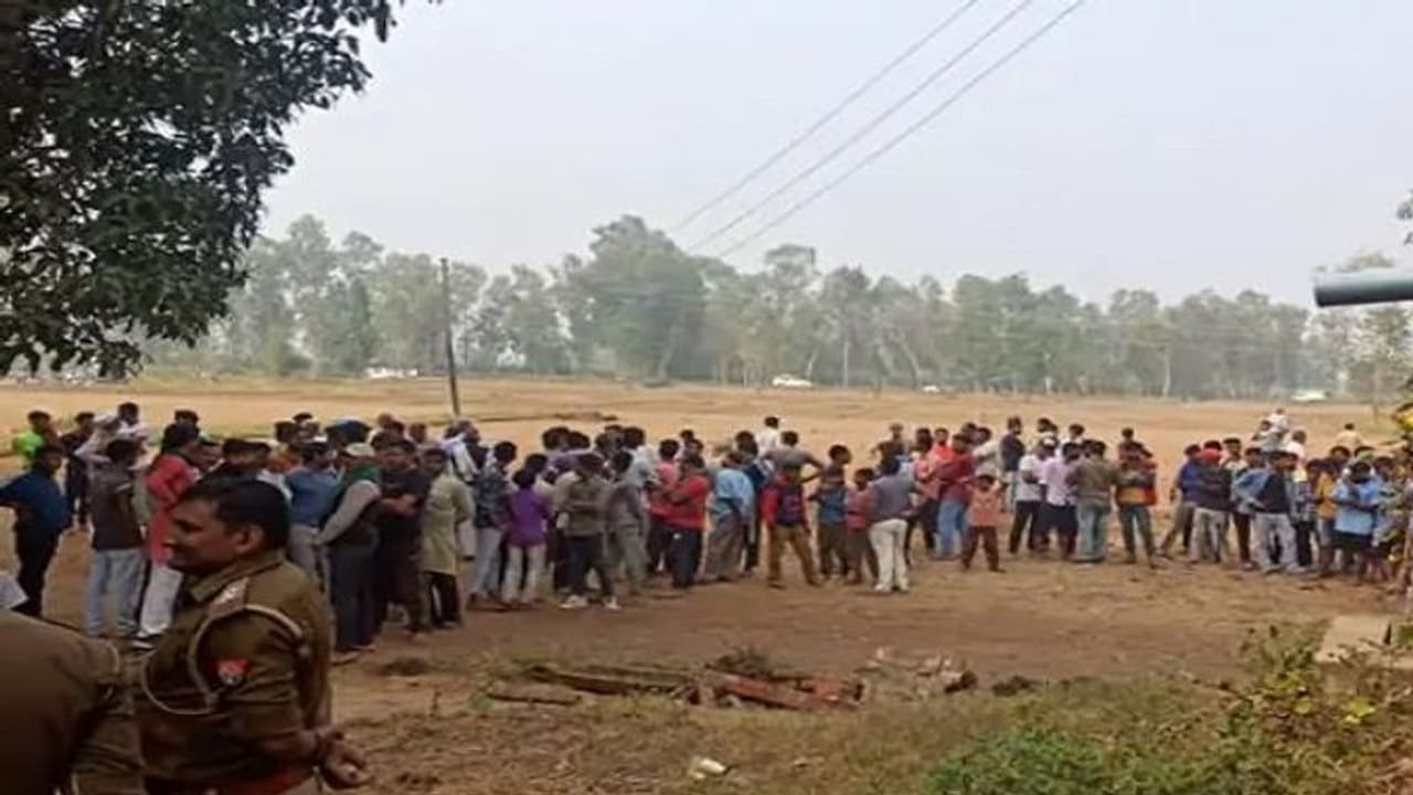 प्रेम प्रसंग में बाधा बन रहे पिता की बेटी ने बेरहमी से की हत्या, शव को भूसे में दबाया, इस तरह से खुला राज प्रेम प्रसंग में बाधा बन रहे पिता की बेटी ने बेरहमी से की हत्या, शव को भूसे में दबाया, इस तरह से खुला राज