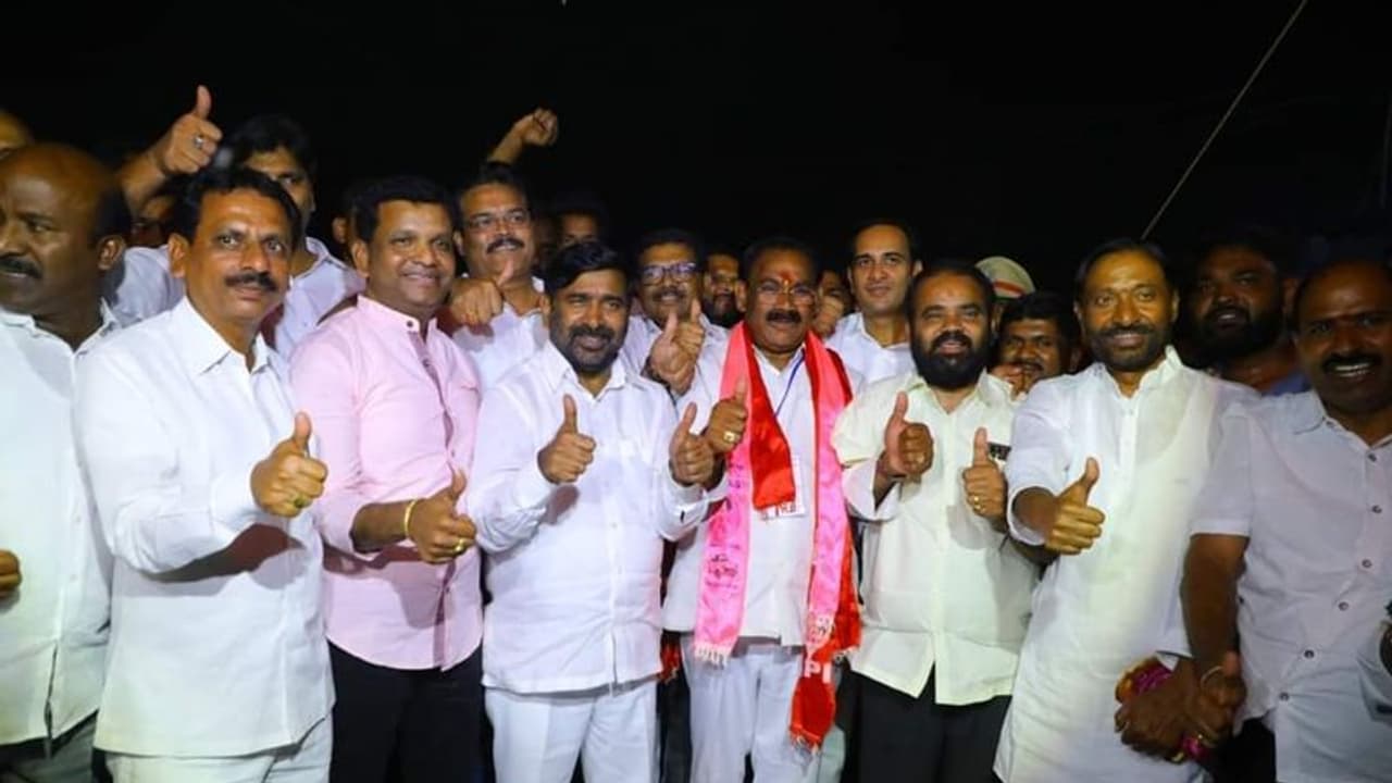 బీజేపీ పతనానికి మునుగోడే నాంది... కేసీఆర్ వెంటే ప్రజలు : మంత్రి జగదీశ్ రెడ్డి బీజేపీ పతనానికి మునుగోడే నాంది... కేసీఆర్ వెంటే ప్రజలు : మంత్రి జగదీశ్ రెడ్డి