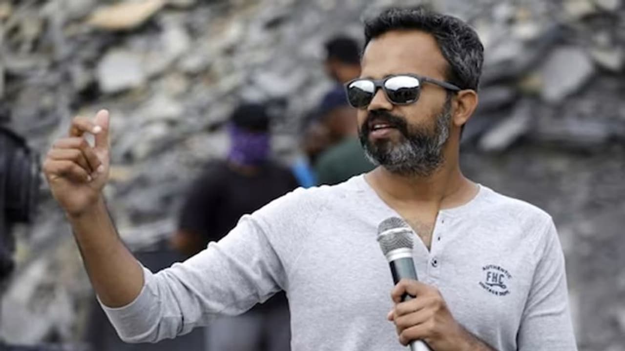 అప్పుడు కొరటాల..ఇప్పుడు ప్రశాంత్ నీల్ ,ఎందుకీ దారుణ నిర్ణయం?ఏం జరుగుతోంది