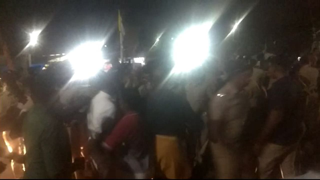 വിഴിഞ്ഞം തുറമുഖ കവാടത്തിൽ സംഘർഷം, വൻ പൊലീസ് കാവൽ