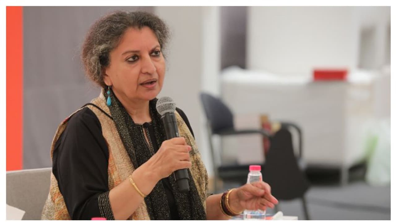 'ഭാഷകള്ക്ക് അതിര്വരമ്പുകളില്ല, ഓരോ ഭാഷക്കും സ്വന്തമായ അസ്തിത്വമുണ്ട്': ഗീതാഞ്ജലി ശ്രീ 'ഭാഷകള്ക്ക് അതിര്വരമ്പുകളില്ല, ഓരോ ഭാഷക്കും സ്വന്തമായ അസ്തിത്വമുണ്ട്': ഗീതാഞ്ജലി ശ്രീ