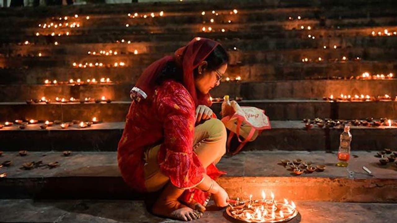 Kartik Purnima 2022: कार्तिक पूर्णिमा 7 या 8 नवंबर को, जानें किस दिन करें दीपदान?
