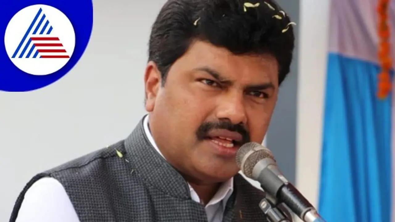 Lok Sabha Election 2024: ಈ ಚುನಾವಣೆ ದೇಶದ ಭವಿಷ್ಯ ರೂಪಿಸಲಿದೆ, ಬಿಜೆಪಿ ಅಭ್ಯರ್ಥಿ ಬಿ.ವೈ.ರಾಘವೇಂದ್ರ Lok Sabha Election 2024: ಈ ಚುನಾವಣೆ ದೇಶದ ಭವಿಷ್ಯ ರೂಪಿಸಲಿದೆ, ಬಿಜೆಪಿ ಅಭ್ಯರ್ಥಿ ಬಿ.ವೈ.ರಾಘವೇಂದ್ರ