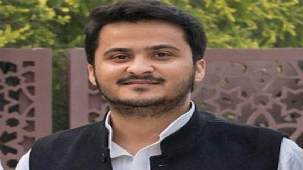 आजम खान के बेटे अब्दुल्ला को लगा बड़ा झटका, सुप्रीम कोर्ट ने खारिज की फर्जी बर्थ सर्टिफिकेट मामले की याचिका आजम खान के बेटे अब्दुल्ला को लगा बड़ा झटका, सुप्रीम कोर्ट ने खारिज की फर्जी बर्थ सर्टिफिकेट मामले की याचिका