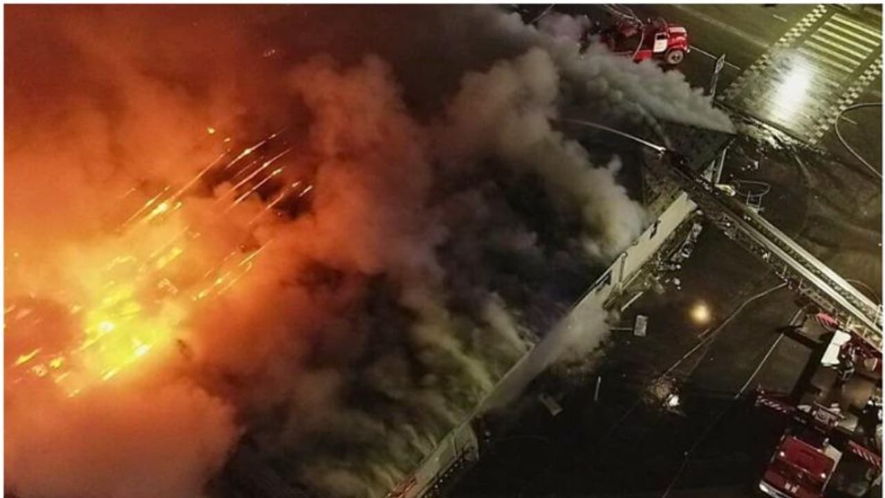 റഷ്യയില് നിശാ ക്ലബില് തീ പിടിത്തം; 13 മരണം റഷ്യയില് നിശാ ക്ലബില് തീ പിടിത്തം; 13 മരണം