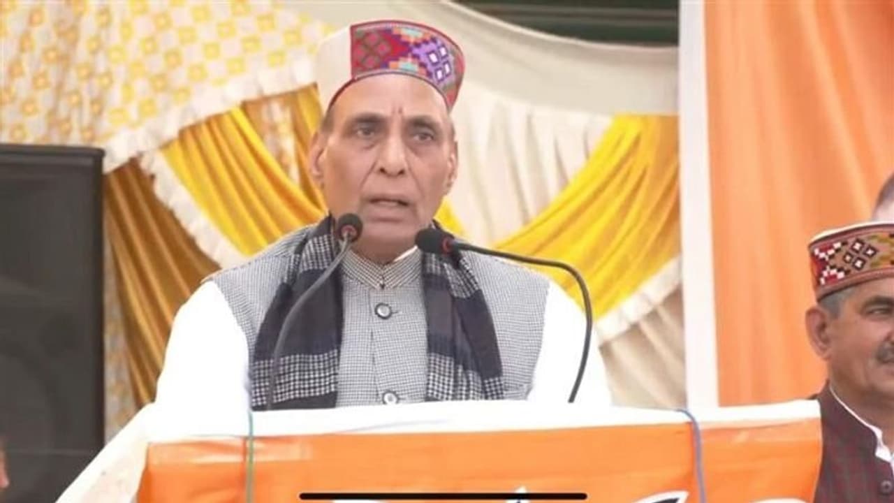 ಕಾಂಗ್ರೆಸ್ ವೈಡ್ ಬಾಲ್, ಆಪ್ ನೋ ಬಾಲ್, ಬಿಜೆಪಿ ಗುಡ್ ಲೆಂಥ್ ಬಾಲ್, ರಾಜನಾಥ್ ಮಾತಿಗೆ ಕೆಲವರು ಕಂಗಾಲ್! ಕಾಂಗ್ರೆಸ್ ವೈಡ್ ಬಾಲ್, ಆಪ್ ನೋ ಬಾಲ್, ಬಿಜೆಪಿ ಗುಡ್ ಲೆಂಥ್ ಬಾಲ್, ರಾಜನಾಥ್ ಮಾತಿಗೆ ಕೆಲವರು ಕಂಗಾಲ್!