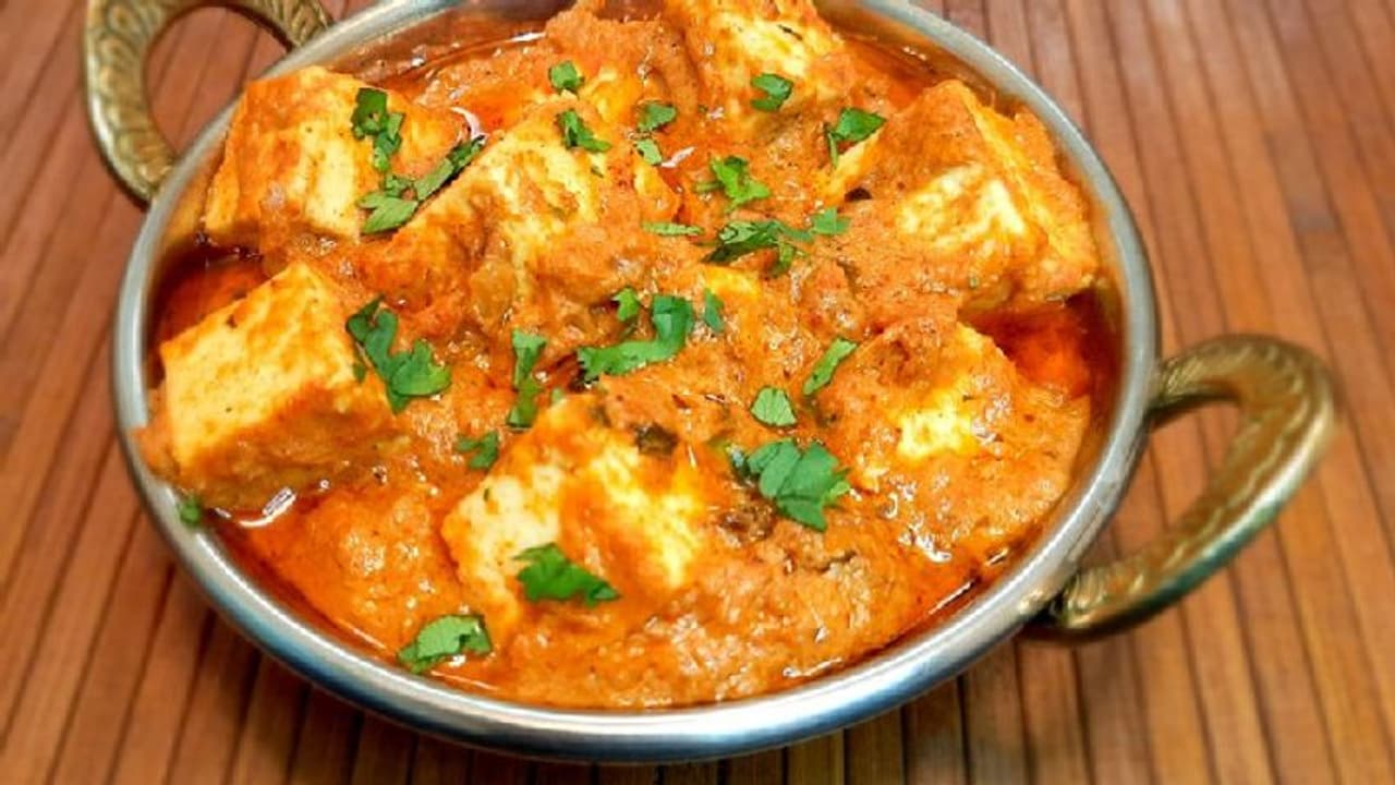 இனி தாபாவில் எதுக்கு? வீட்டிலேயே தாபா ஸ்டைல் பன்னீர் மசாலா செய்யலாம் வாங்க. 