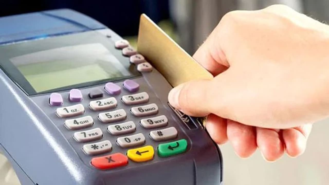 20 साल में पहली बार दिवाली हफ्ते के दौरान नगद लेनदेन में गिरावट, UPI ट्रांजेक्शन 12 लाख करोड़ तक पहुंचा