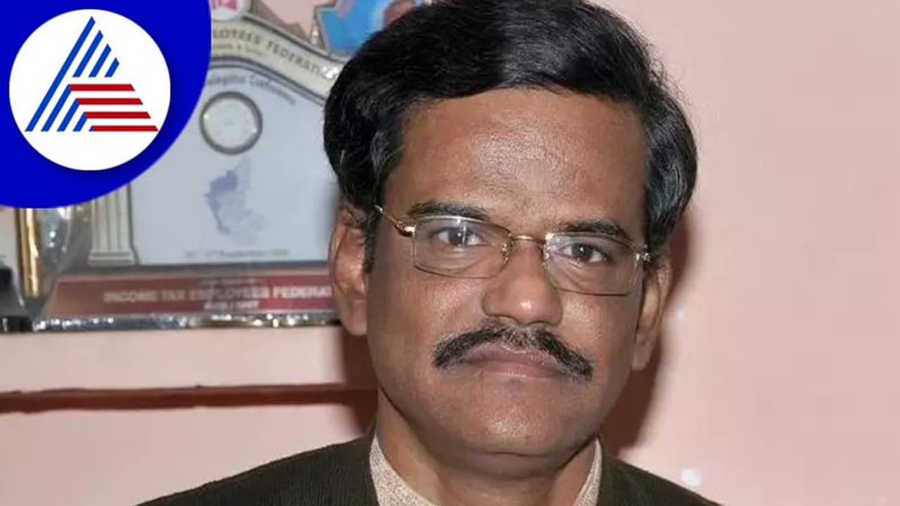 ಬ್ರ್ಯಾಂಡಿಗಿಂತ ಕನ್ನಡ ಪುಸ್ತಕದ್ದೇ ದೊಡ್ಡ ಗಮ್ಮತ್ತು: ಗಂಗಾವತಿ ಪ್ರಾಣೇಶ್ ಬ್ರ್ಯಾಂಡಿಗಿಂತ ಕನ್ನಡ ಪುಸ್ತಕದ್ದೇ ದೊಡ್ಡ ಗಮ್ಮತ್ತು: ಗಂಗಾವತಿ ಪ್ರಾಣೇಶ್